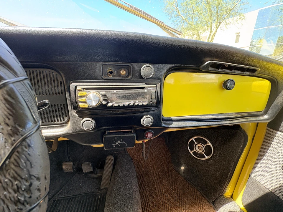 1972 Volkswagen Super Beetle - Image 20 of 31