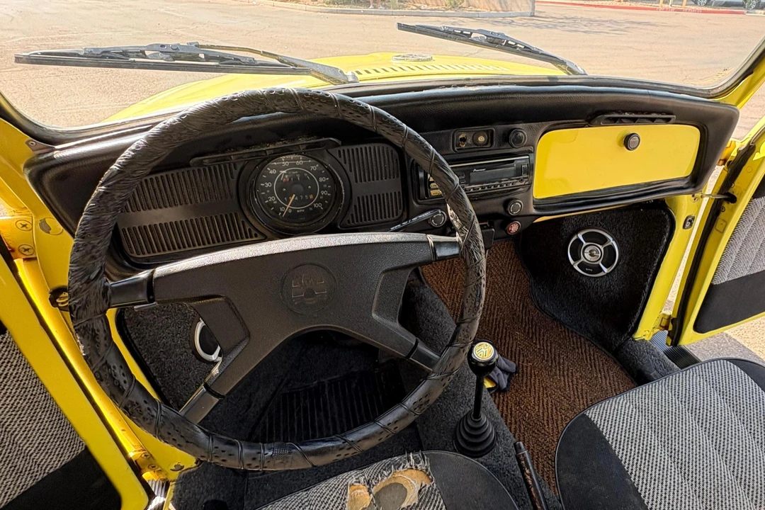 1972 Volkswagen Super Beetle - Image 13 of 31