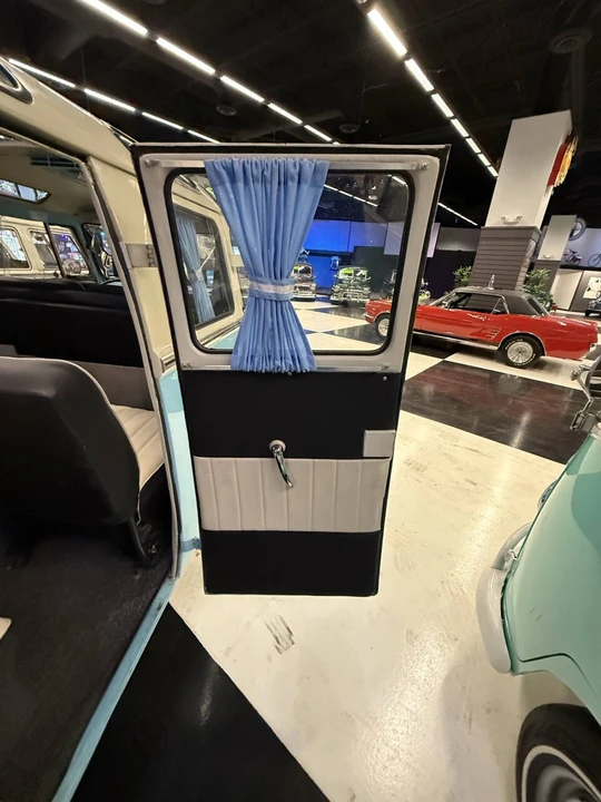 1972 Volkswagen Split-Window Bus - Image 20 of 21