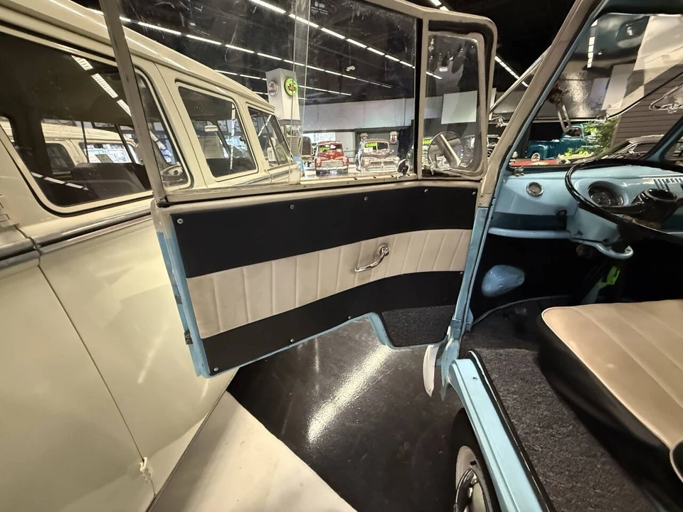 1972 Volkswagen Split-Window Bus - Image 17 of 21