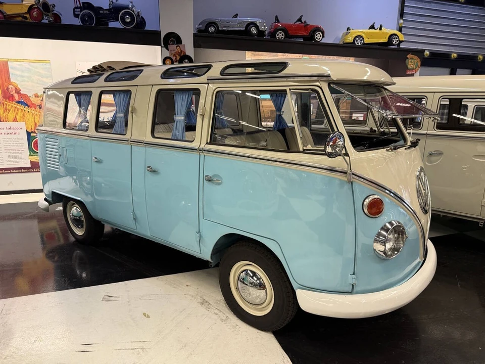 1972 Volkswagen Split-Window Bus - Image 16 of 21