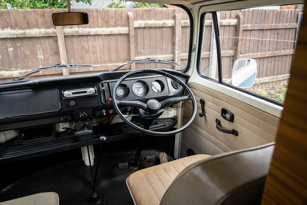 1972 Volkswagen Bay-Window Camper - Image 20 of 30