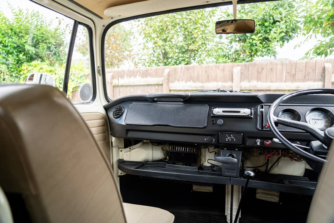 1972 Volkswagen Bay-Window Camper - Image 23 of 30