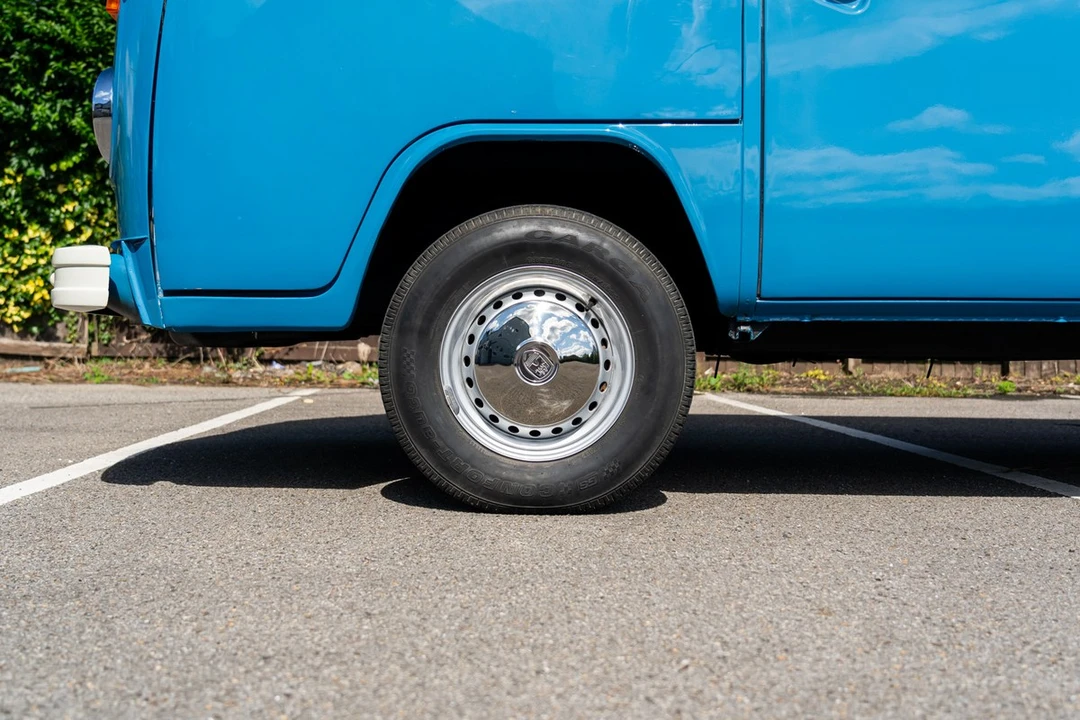 1972 Volkswagen Bay-Window Camper - Image 15 of 30