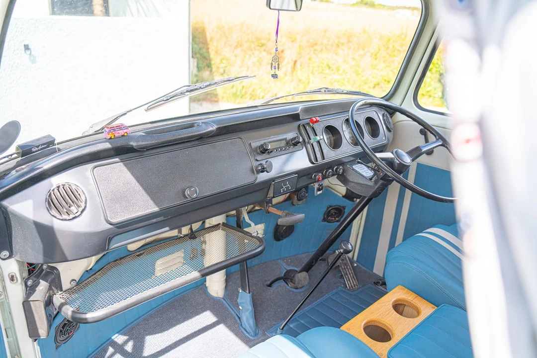 1972 Volkswagen Bay-Window Camper - Image 28 of 30