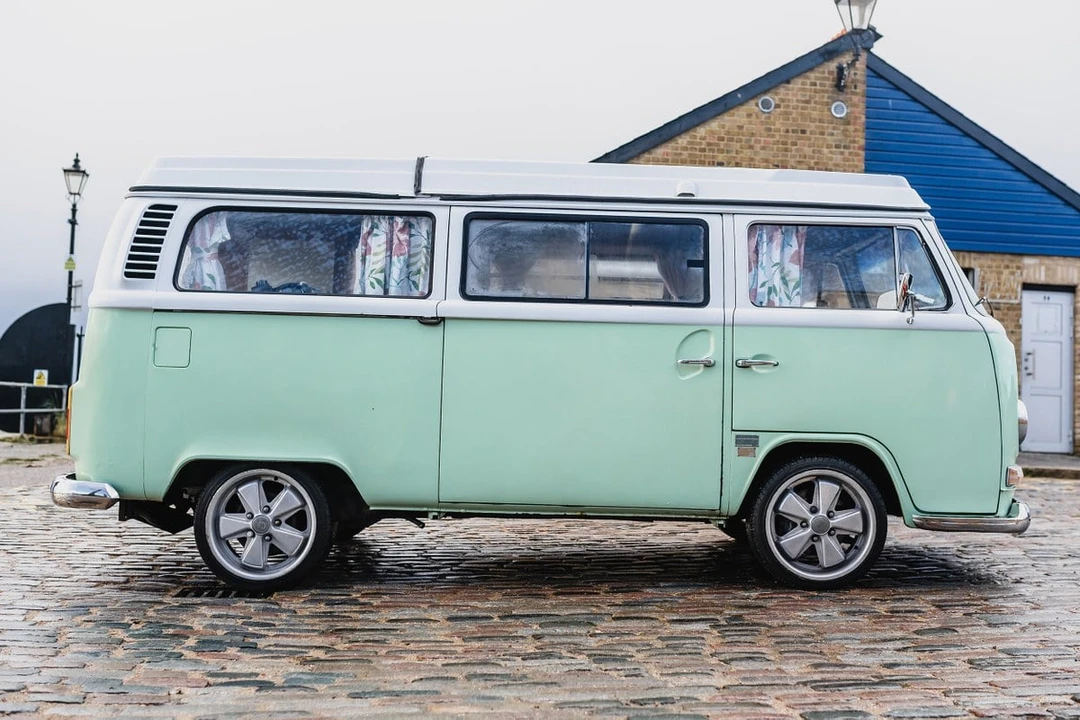 1972 Volkswagen Bay-Window Camper - Image 5 of 30