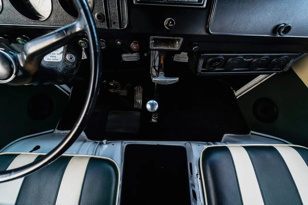 1972 Volkswagen Bay-Window Camper - Image 19 of 30