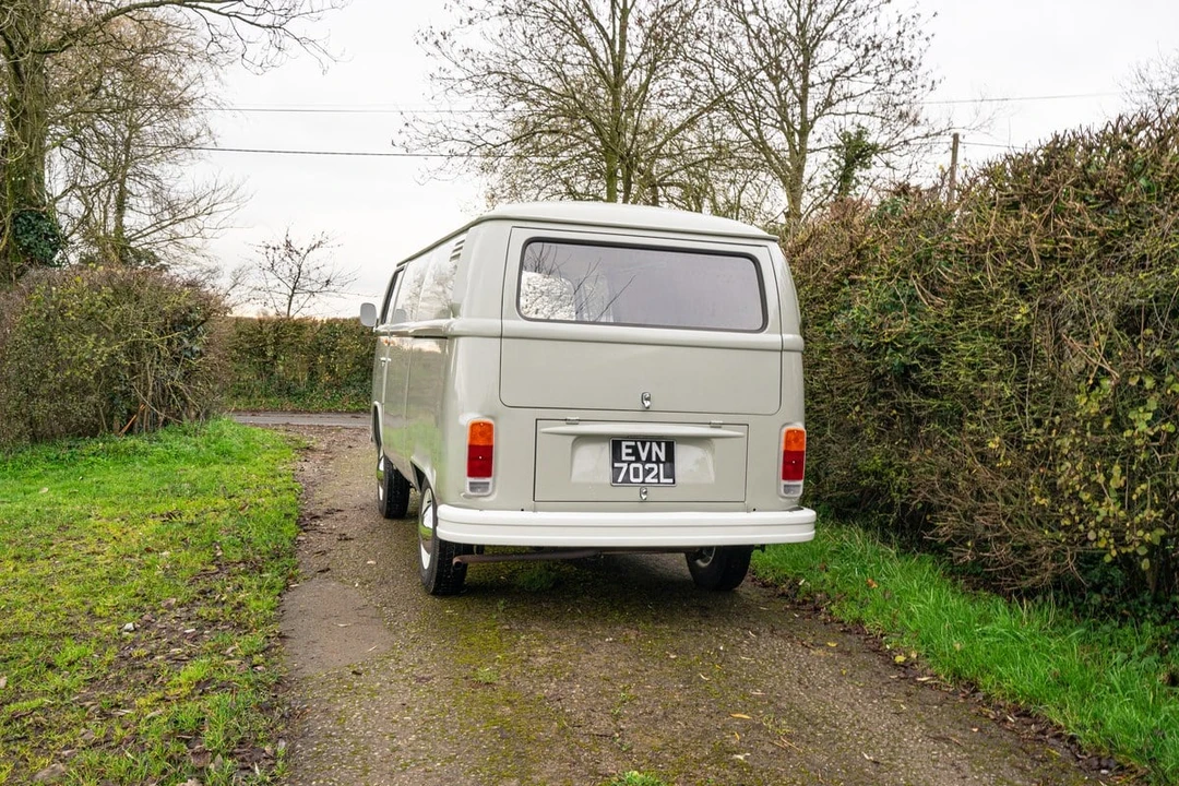 1972 Volkswagen Bay-Window Bus - Image 21 of 30