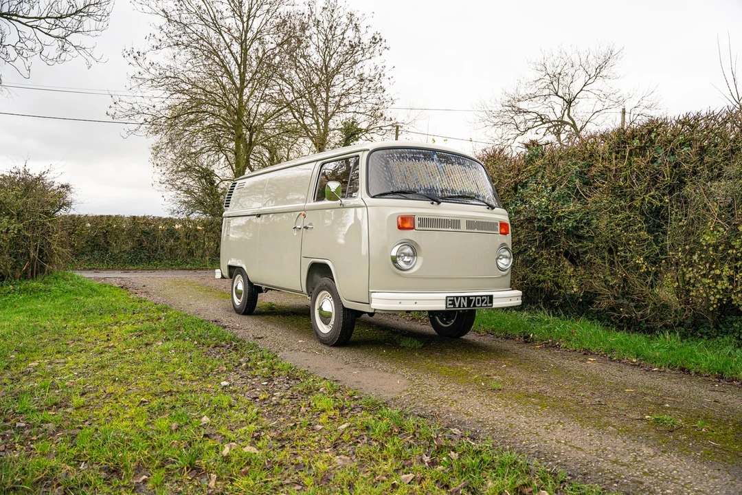 1972 Volkswagen Bay-Window Bus - Image 5 of 30