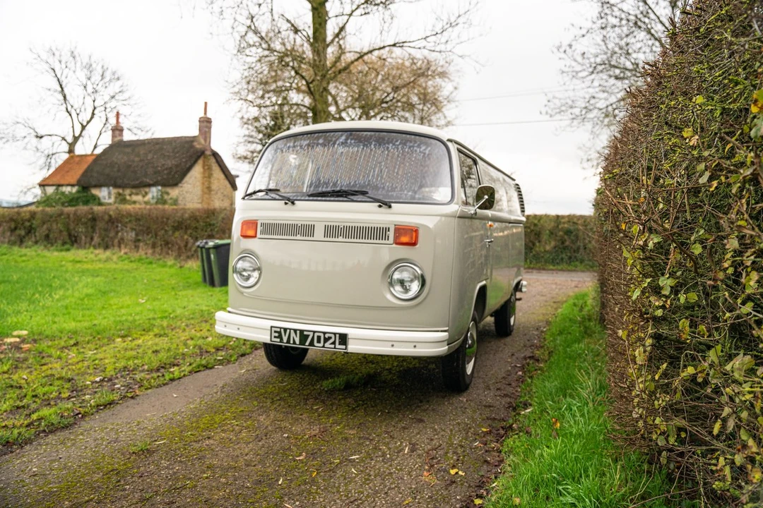 1972 Volkswagen Bay-Window Bus - Image 4 of 30