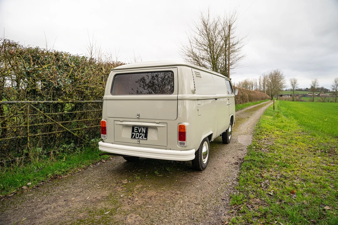 1972 Volkswagen Bay-Window Bus - Image 13 of 30