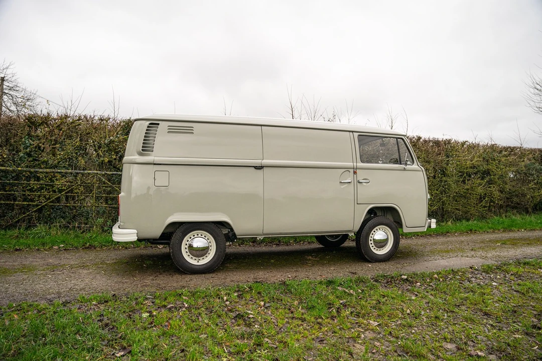 1972 Volkswagen Bay-Window Bus - Image 16 of 30