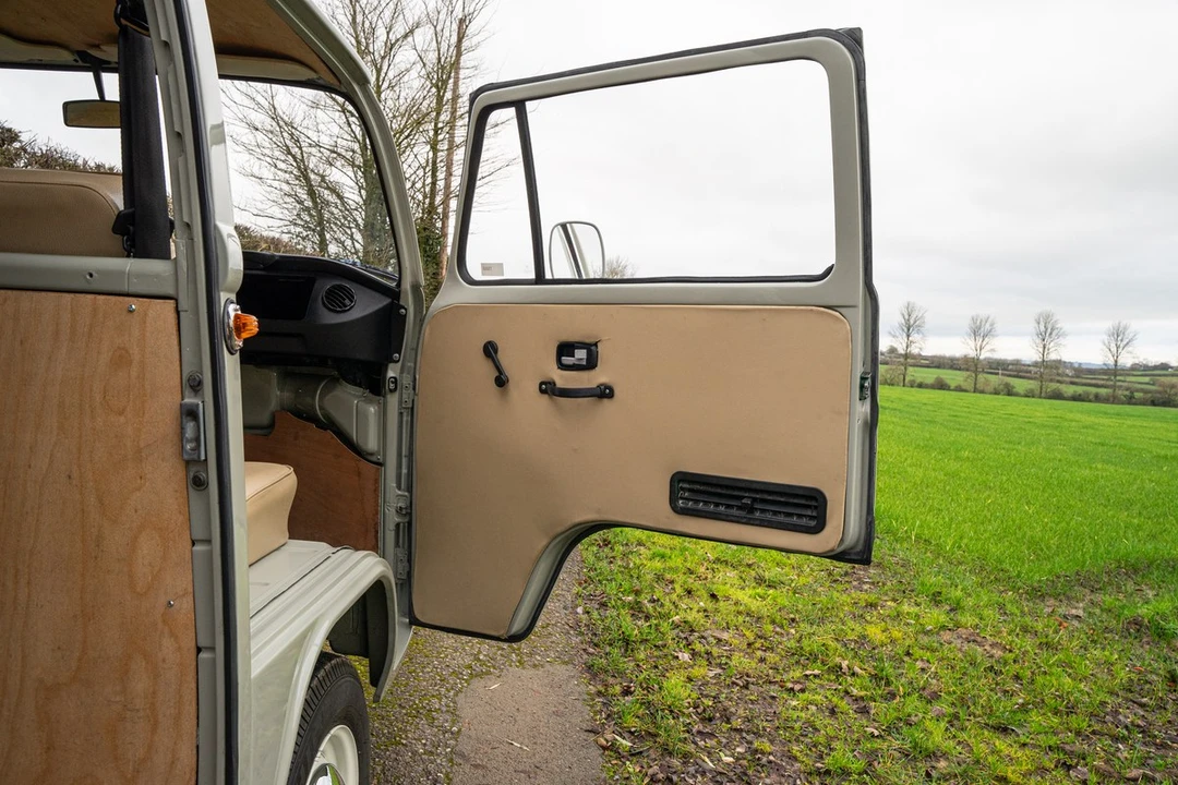 1972 Volkswagen Bay-Window Bus - Image 28 of 30