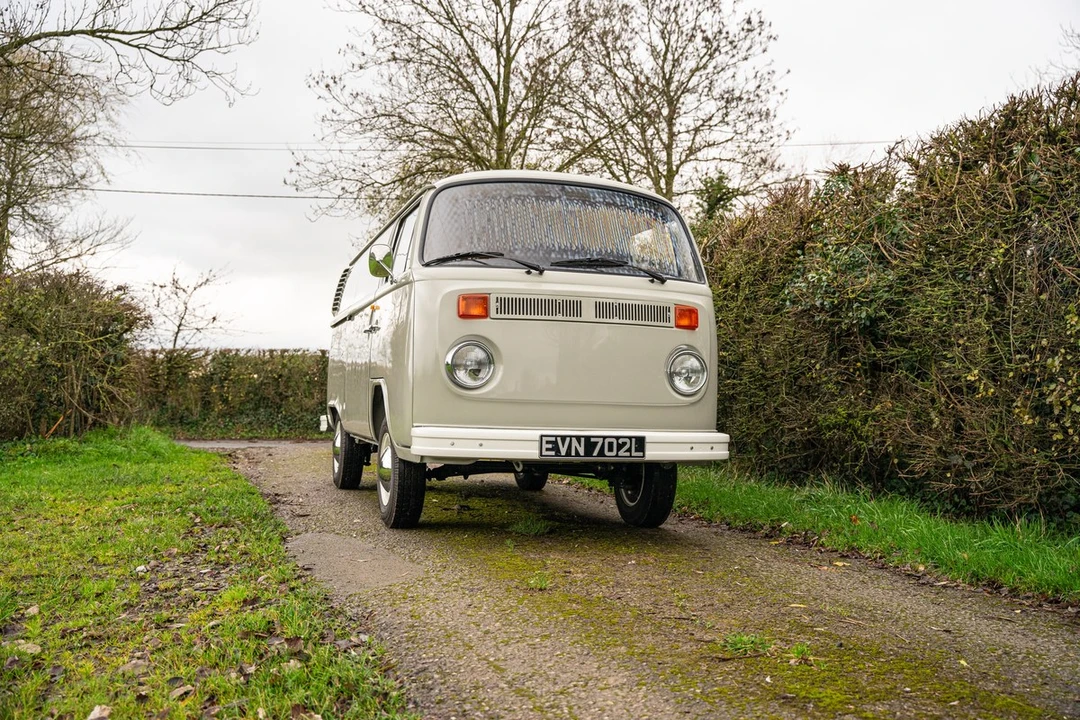 1972 Volkswagen Bay-Window Bus - Image 6 of 30