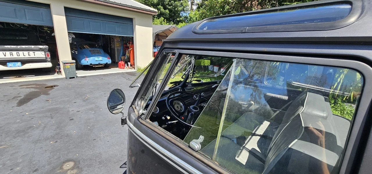1972 Volkswagen Bay-Window Pickup - Image 17 of 21