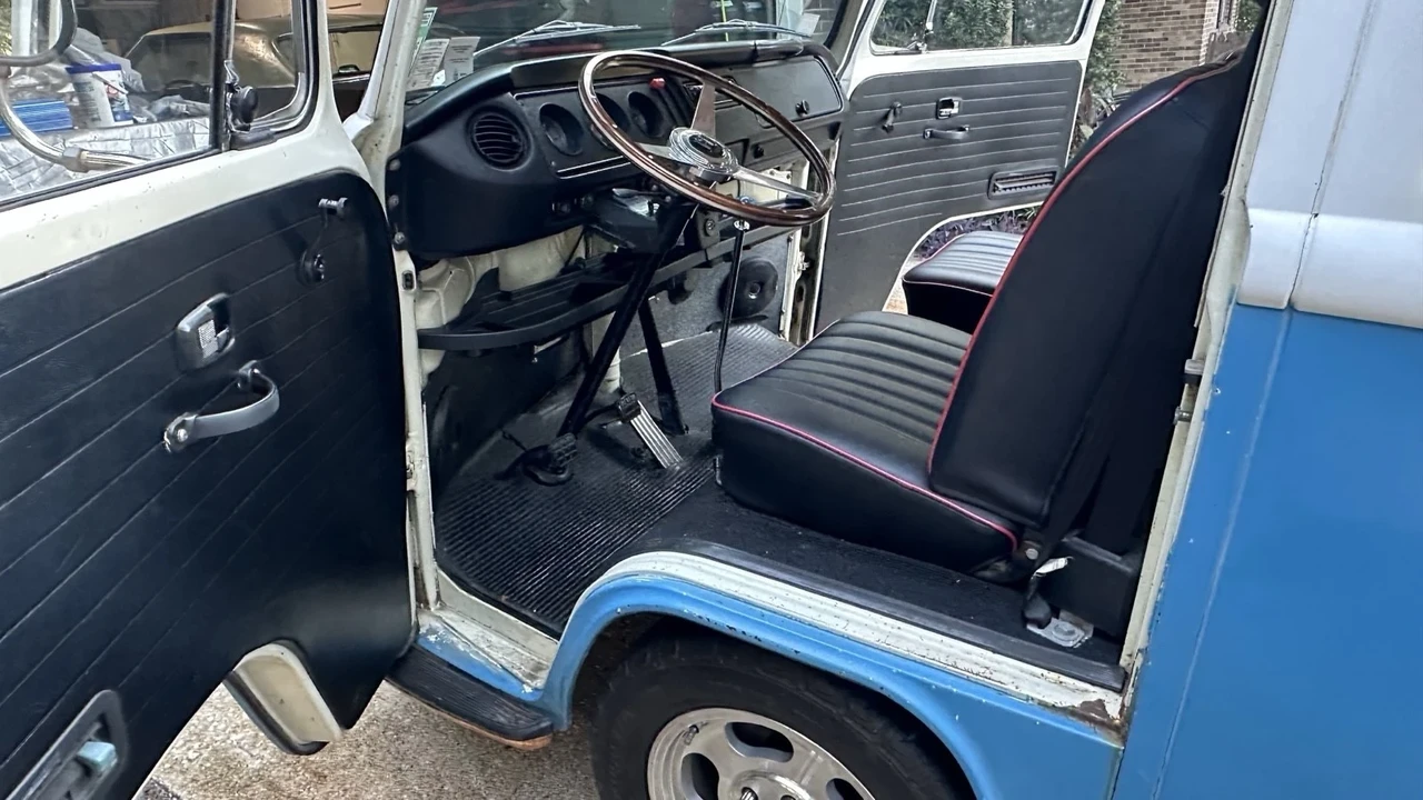 1972 Volkswagen Bay-Window Camper - Image 10 of 21