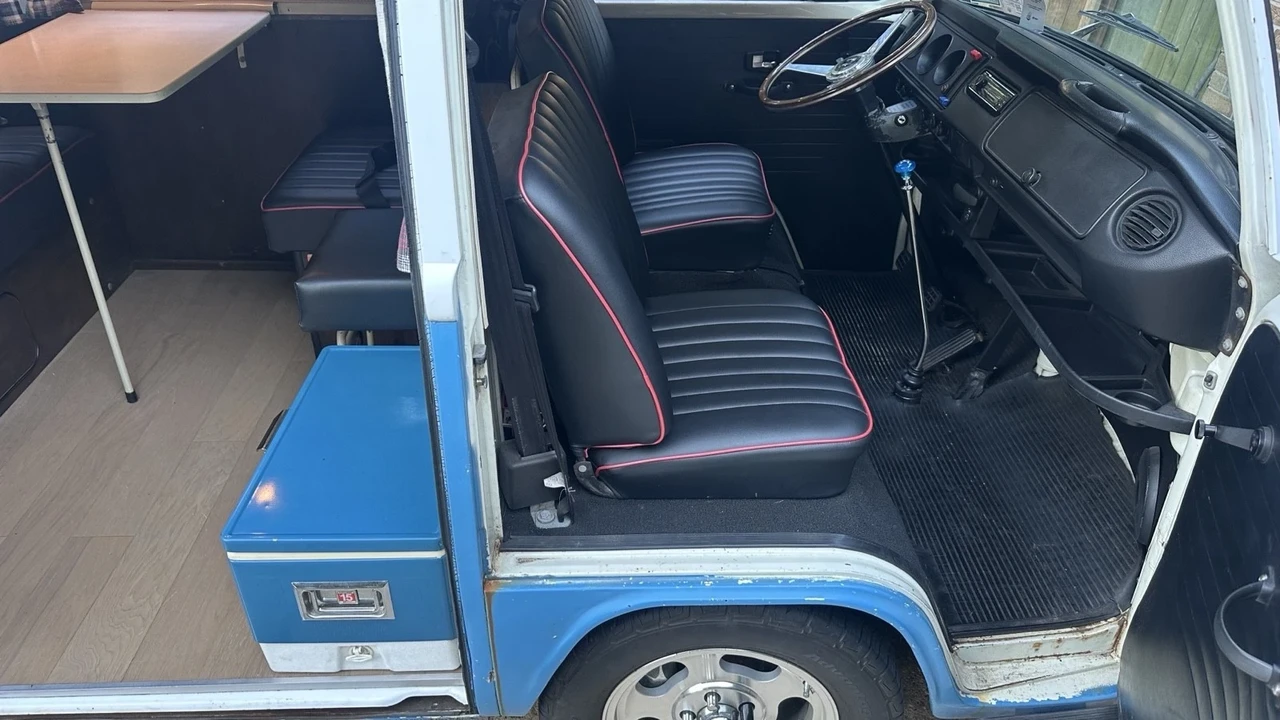 1972 Volkswagen Bay-Window Camper - Image 15 of 21