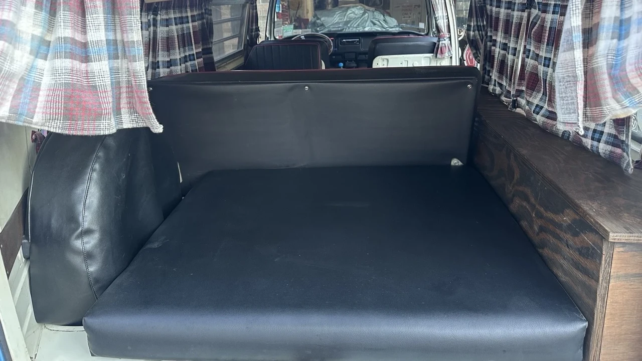 1972 Volkswagen Bay-Window Camper - Image 18 of 21