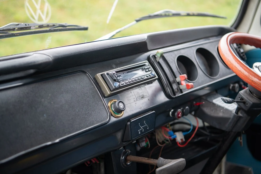 1972 Volkswagen Bay-Window Camper - Image 25 of 30