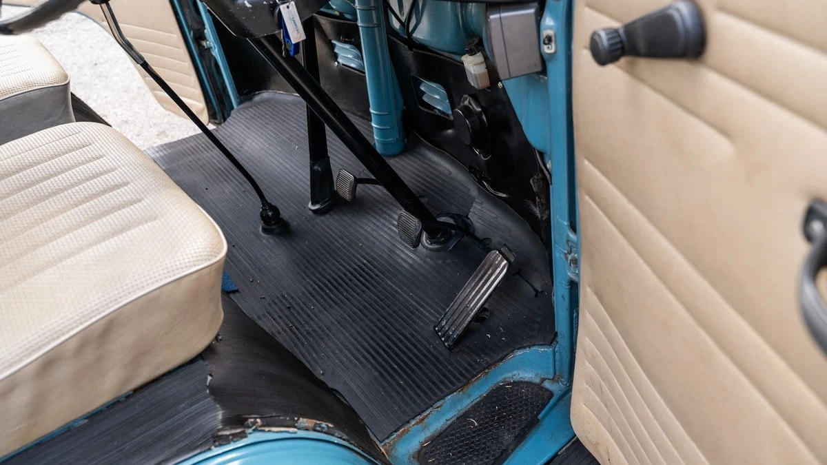 1972 Volkswagen Bay-Window Camper - Image 16 of 30