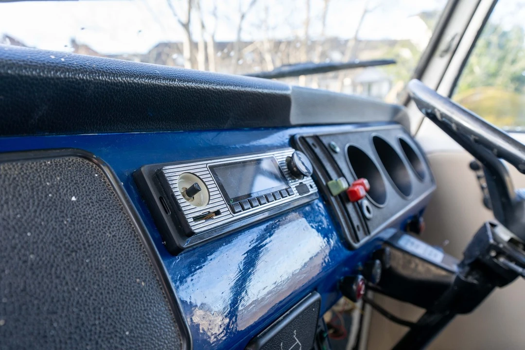 1972 Volkswagen Bay-Window Camper - Image 28 of 30