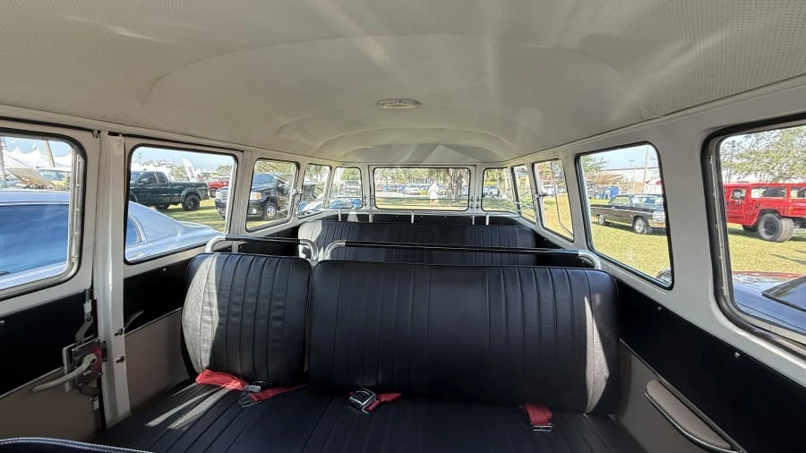 1972 Volkswagen Bay-Window Bus - Image 6 of 8