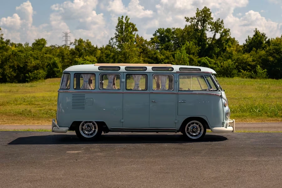 1972 Volkswagen Bay-Window Bus - Image 18 of 31