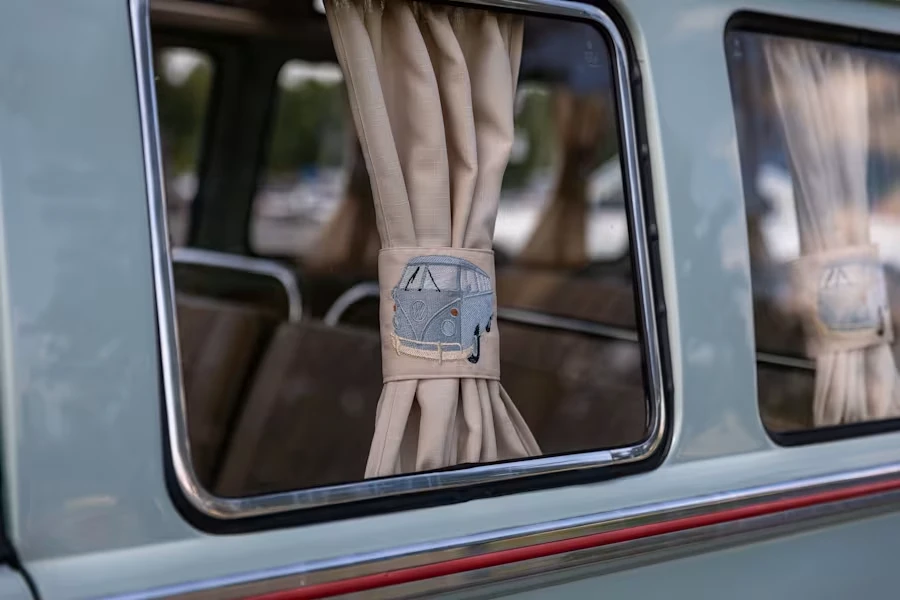 1972 Volkswagen Bay-Window Bus - Image 9 of 31