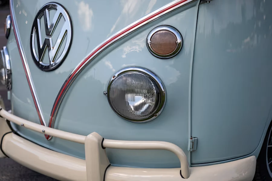 1972 Volkswagen Bay-Window Bus - Image 8 of 31