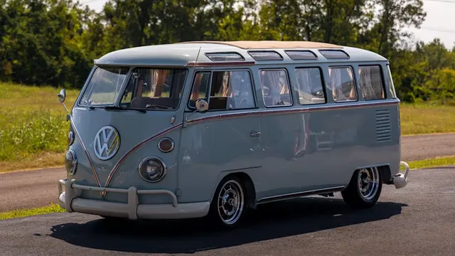 1972 Volkswagen Type 2 Bus