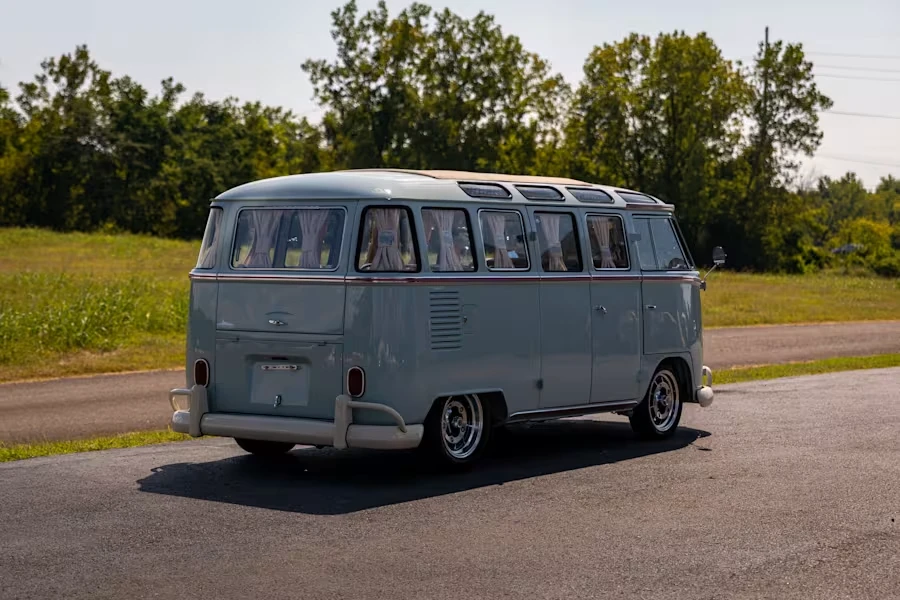 1972 Volkswagen Bay-Window Bus - Image 3 of 31