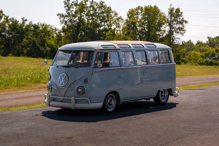 1972 Volkswagen Bay-Window Bus - Image 16 of 31