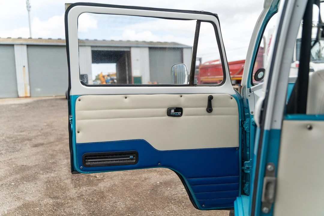 1972 Volkswagen Bay-Window Camper - Image 29 of 30