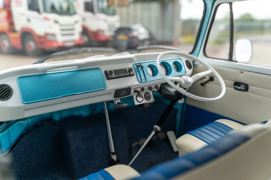1972 Volkswagen Bay-Window Camper - Image 20 of 30
