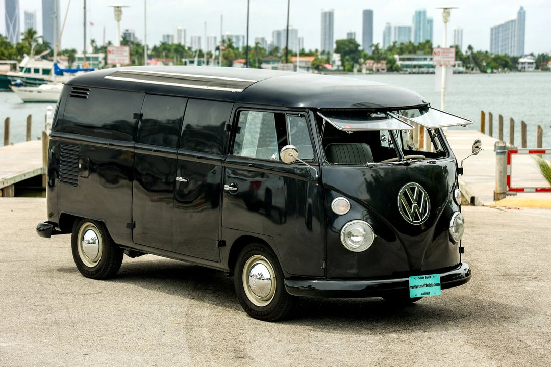 1972 Volkswagen Bay-Window Bus - Image 13 of 31