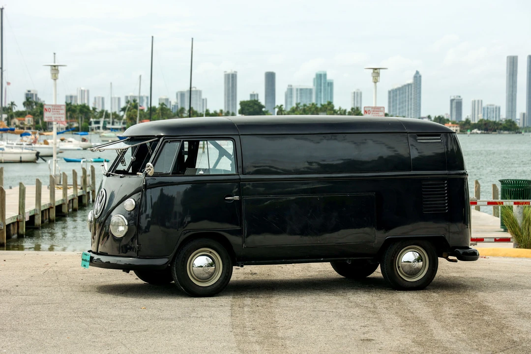 1972 Volkswagen Bay-Window Bus - Image 15 of 31