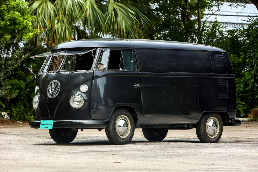 1972 Volkswagen Bay-Window Bus - Image 2 of 31