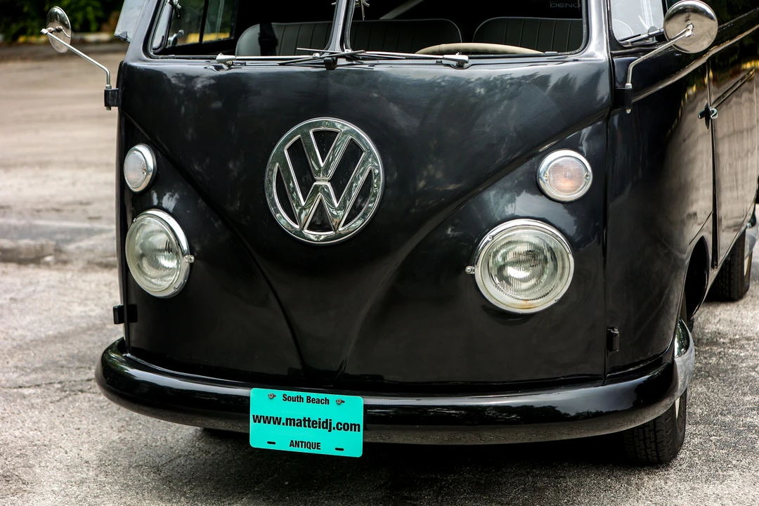 1972 Volkswagen Bay-Window Bus - Image 26 of 31