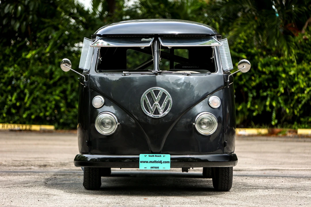 1972 Volkswagen Bay-Window Bus - Image 3 of 31