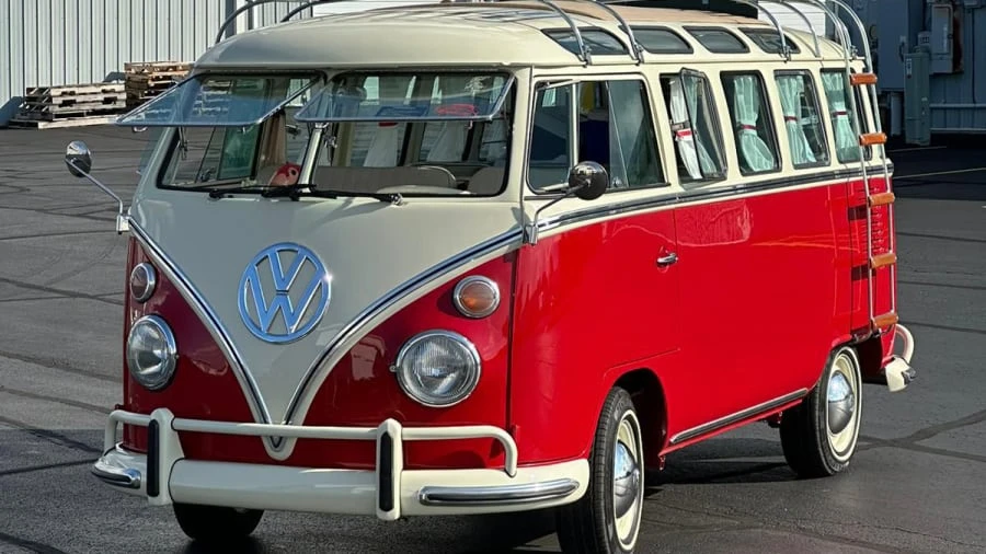 1972 Volkswagen Bay-Window Bus - Image 25 of 31