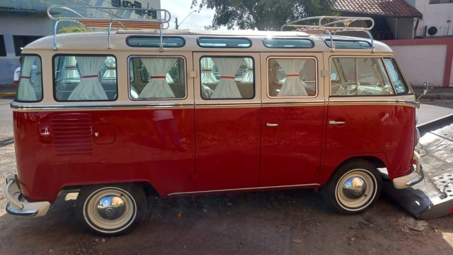 1972 Volkswagen Bay-Window Bus - Image 6 of 31