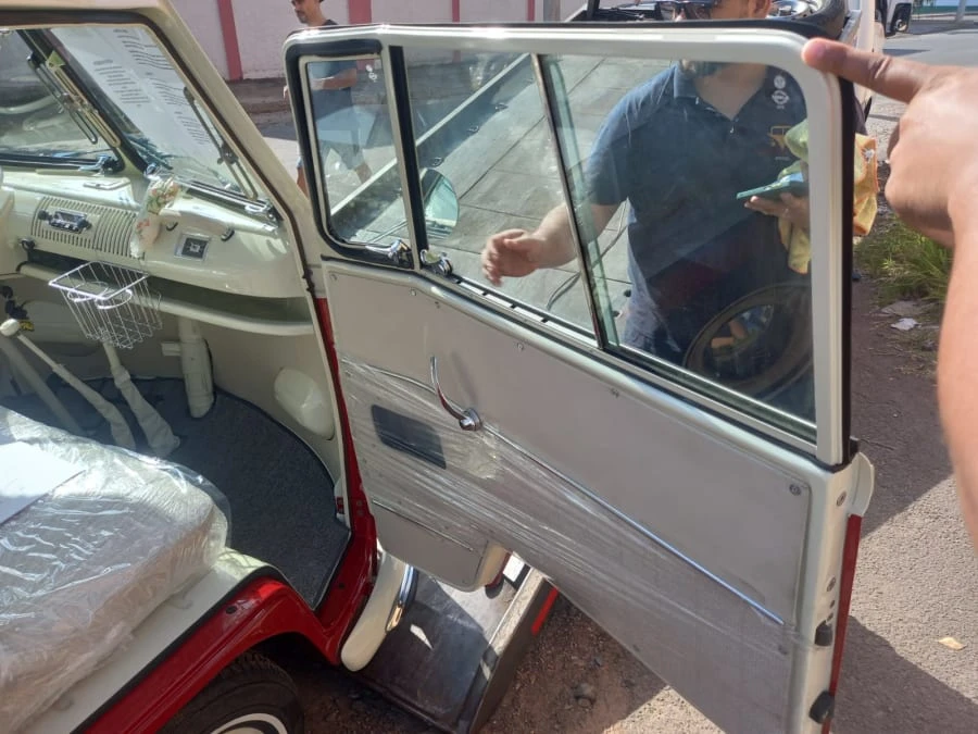 1972 Volkswagen Bay-Window Bus - Image 31 of 31