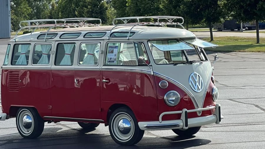 1972 Volkswagen Bay-Window Bus - Image 23 of 31