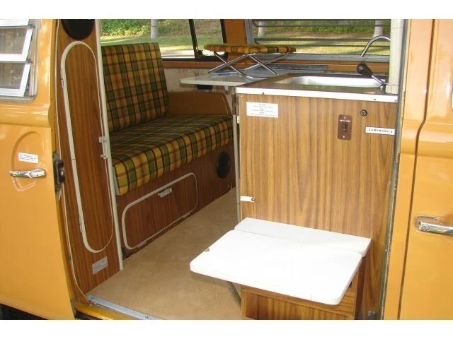 1972 Volkswagen Bay-Window Camper - Image 4 of 8