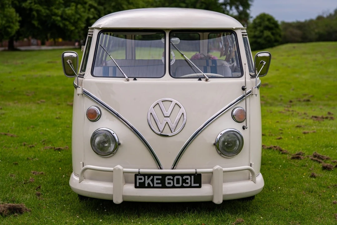 1973 Volkswagen Split-Window Camper - Image 10 of 30