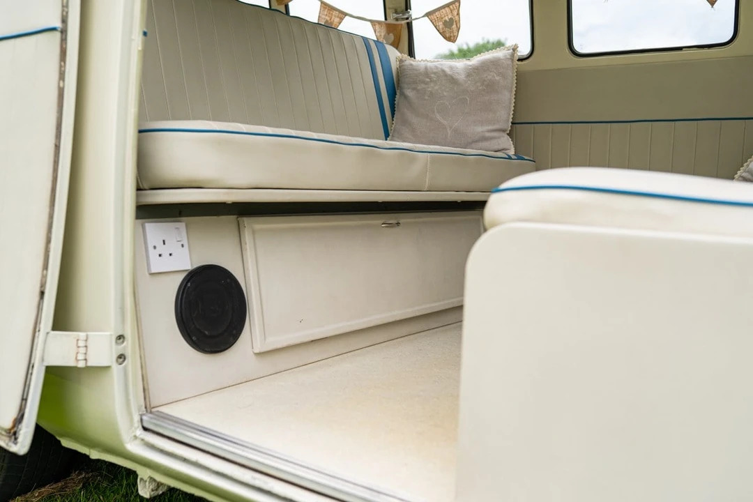 1973 Volkswagen Split-Window Camper - Image 20 of 30