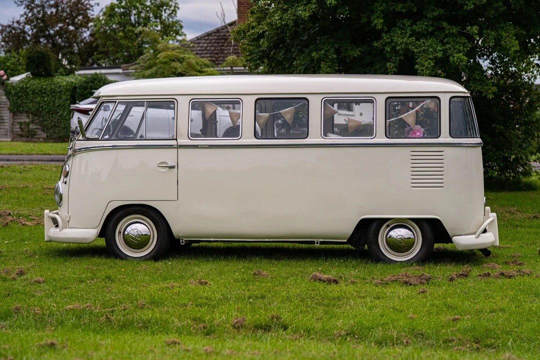 1973 Volkswagen Split-Window Camper - Image 9 of 30