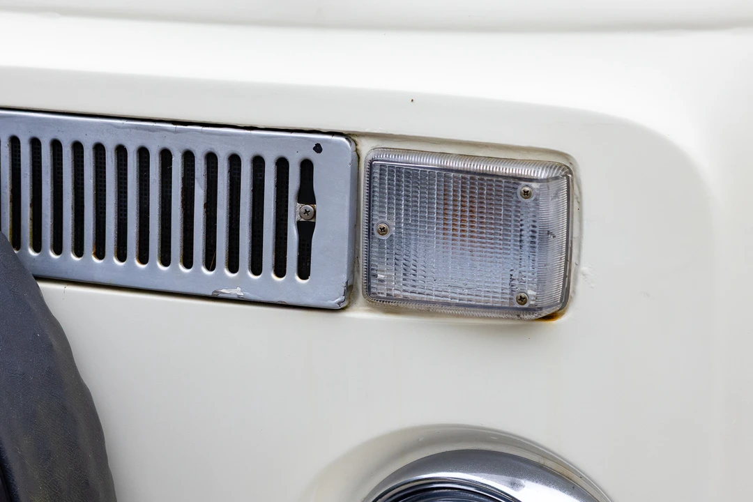 1973 Volkswagen Bay-Window Camper - Image 15 of 31