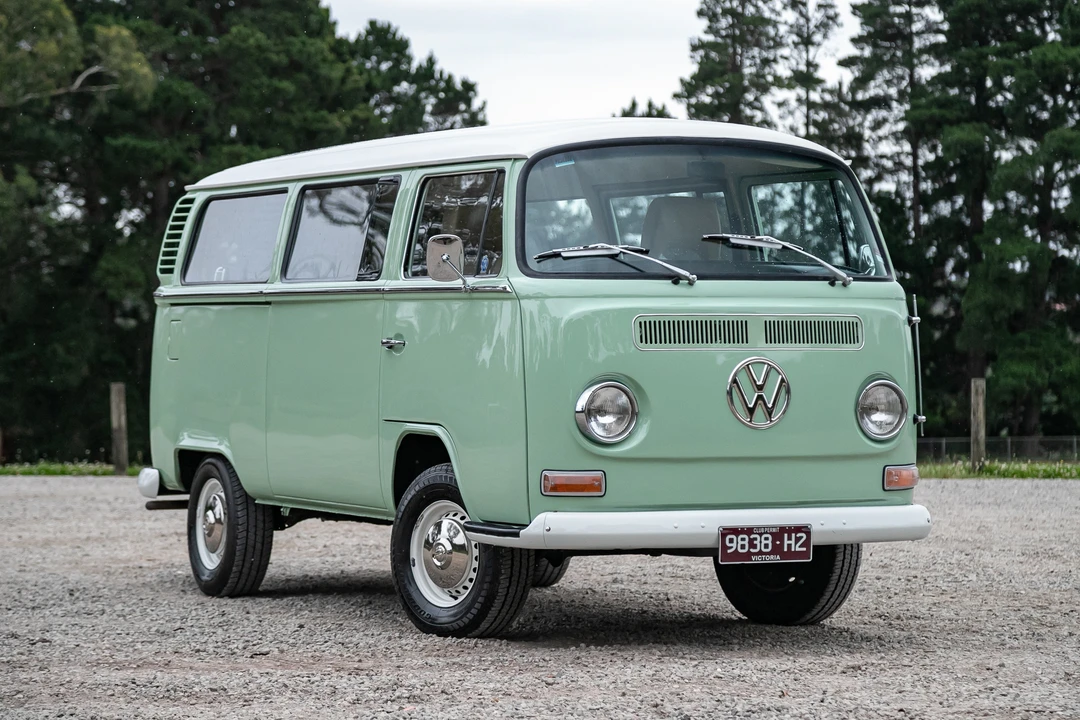 1972 Volkswagen Bay-Window Bus - Image 2 of 31