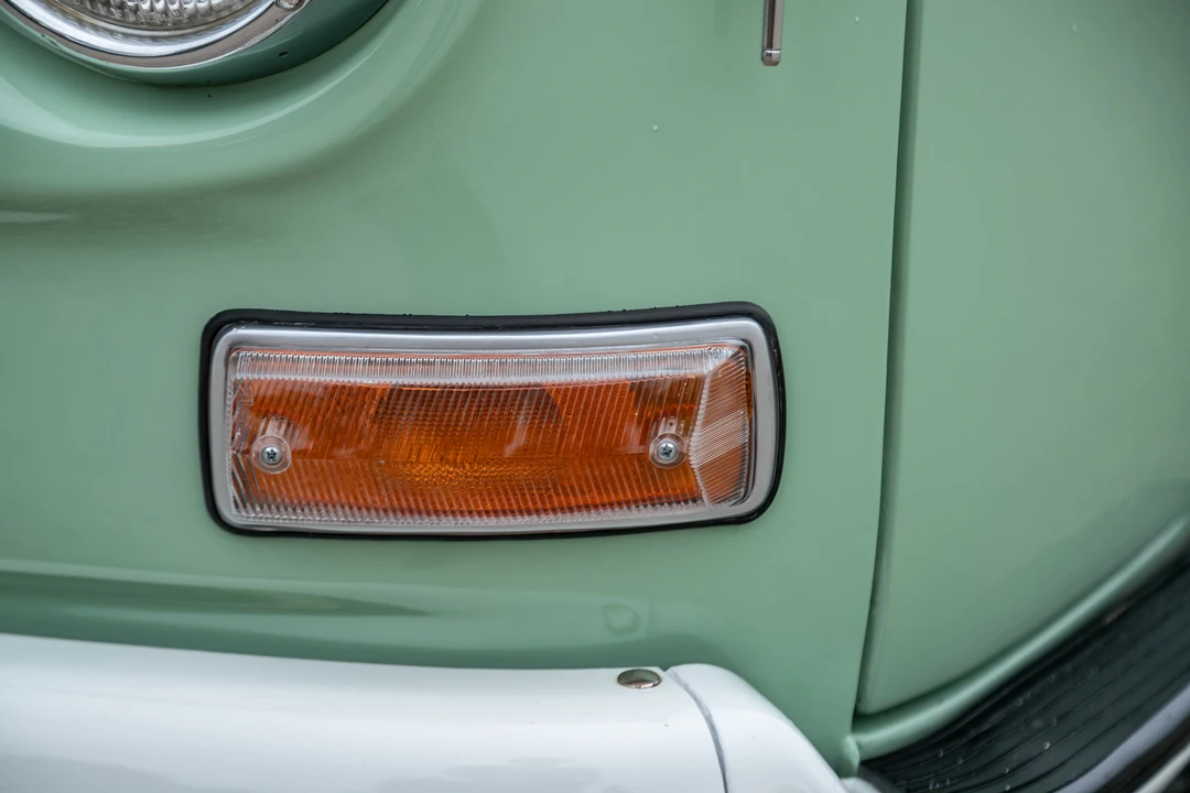 1972 Volkswagen Bay-Window Bus - Image 16 of 31